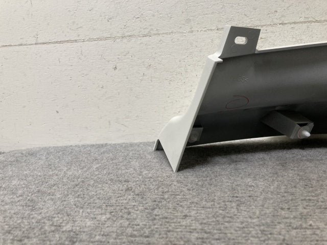 新車取り外し!ギガ 大型 2代目 2015- 10t 純正 右 アッパー フロント コーナーパネル/コーナーカバー ホワイト ソリッド いすゞ(138850)