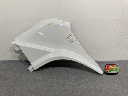 新車取り外し!ギガ 大型 2代目 2015- 10t 純正 右 フロント フェンダー ホワイト ソリッド いすゞ(138851)
