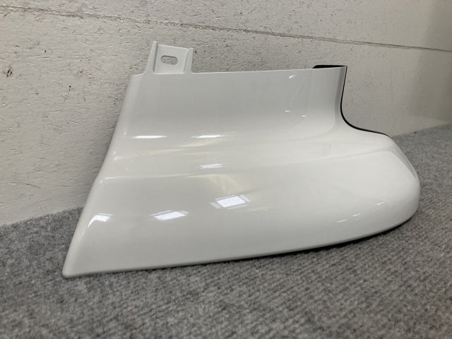 新車取り外し!ギガ 大型 2代目 2015- 10t 純正 左 アッパー フロント コーナーパネル/コーナーカバー ホワイト ソリッド いすゞ(138852)