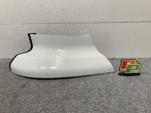 新車取り外し!ギガ 大型 2代目 2015- 10t 純正 右 アッパー フロント コーナーパネル/コーナーカバー ホワイト ソリッド いすゞ(138854)