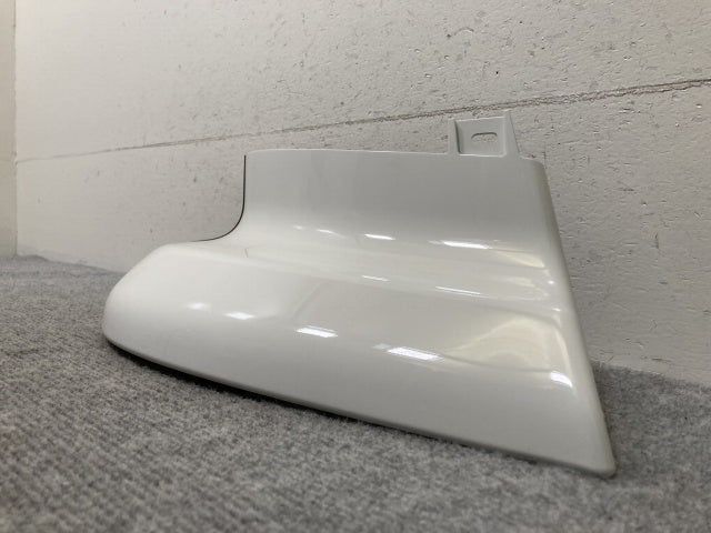 新車取り外し!ギガ 大型 2代目 2015- 10t 純正 右 アッパー フロント コーナーパネル/コーナーカバー ホワイト ソリッド いすゞ(138854)