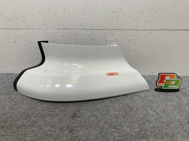 新車取り外し!ギガ 大型 2代目 2015- 10t 純正 右 アッパー フロント コーナーパネル/コーナーカバー ホワイト ソリッド いすゞ(138855)