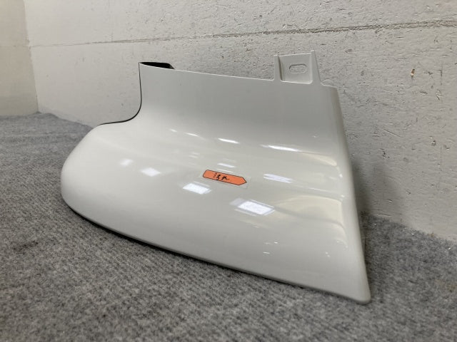 新車取り外し!ギガ 大型 2代目 2015- 10t 純正 右 アッパー フロント コーナーパネル/コーナーカバー ホワイト ソリッド いすゞ(138855)