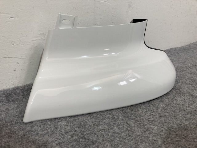 新車取り外し!ギガ 大型 2代目 2015- 10t 純正 左 アッパー フロント コーナーパネル/コーナーカバー ホワイト ソリッド いすゞ(138857)