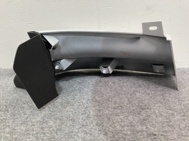 新車取り外し!ギガ 大型 2代目 2015- 10t 純正 左 アッパー フロント コーナーパネル/コーナーカバー ホワイト ソリッド いすゞ(138857)
