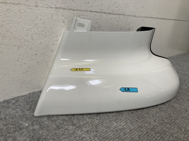 新車取り外し!ギガ 大型 2代目 2015- 10t 純正 左 アッパー フロント コーナーパネル/コーナーカバー ホワイト ソリッド いすゞ(138858)