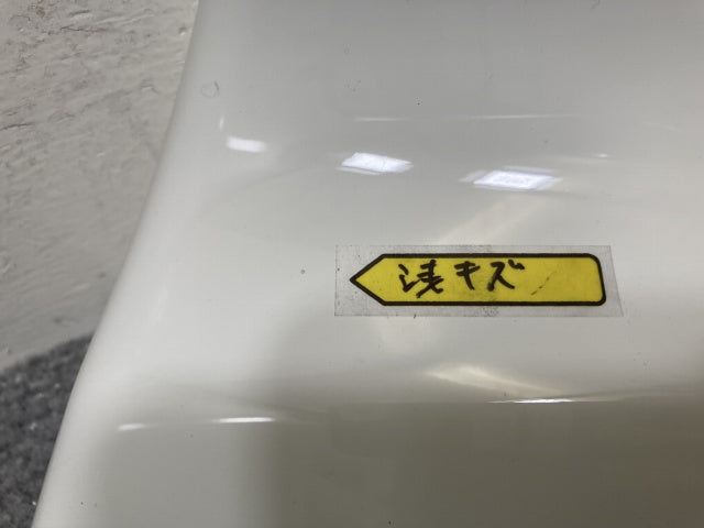 新車取り外し!ギガ 大型 2代目 2015- 10t 純正 左 アッパー フロント コーナーパネル/コーナーカバー ホワイト ソリッド いすゞ(138858)