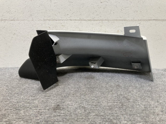 新車取り外し!ギガ 大型 2代目 2015- 10t 純正 左 アッパー フロント コーナーパネル/コーナーカバー ホワイト ソリッド いすゞ(138858)