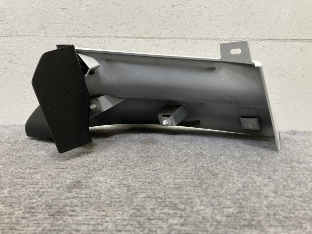 新車取り外し!ギガ 大型 2代目 2015- 10t 純正 左 アッパー フロント コーナーパネル/コーナーカバー ホワイト ソリッド いすゞ(138863)