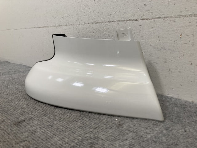 新車取り外し!ギガ 大型 2代目 2015- 10t 純正 右 アッパー フロント コーナーパネル/コーナーカバー ホワイト ソリッド いすゞ(138864)