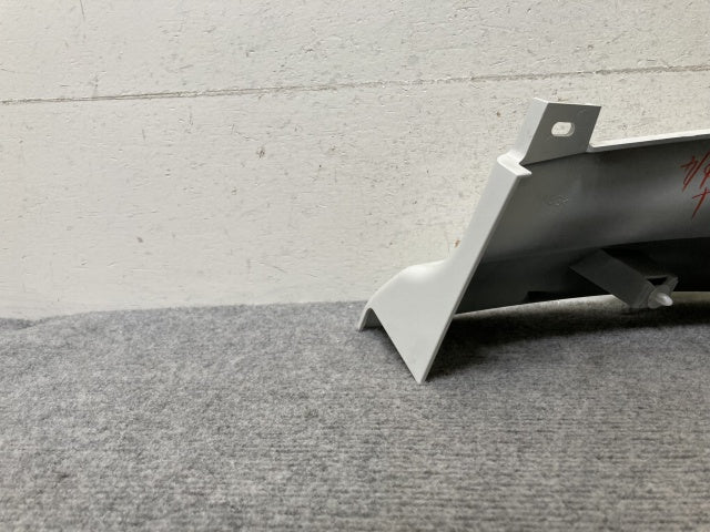 新車取り外し!ギガ 大型 2代目 2015- 10t 純正 右 アッパー フロント コーナーパネル/コーナーカバー ホワイト ソリッド いすゞ(138864)