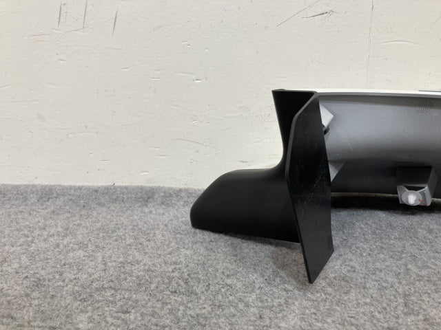 新車取り外し!ギガ 大型 2代目 2015- 10t 純正 左 アッパー フロント コーナーパネル/コーナーカバー ホワイト ソリッド いすゞ(138866)