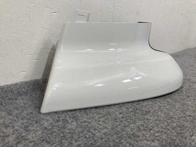 新車取り外し!ギガ 大型 2代目 2015- 10t 純正 左 アッパー フロント コーナーパネル/コーナーカバー ホワイト ソリッド いすゞ(138867)