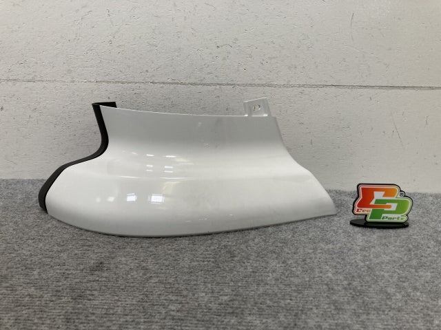新車取り外し!ギガ 大型 2代目 2015- 10t 純正 右 アッパー フロント コーナーパネル/コーナーカバー ホワイト ソリッド いすゞ(138868)