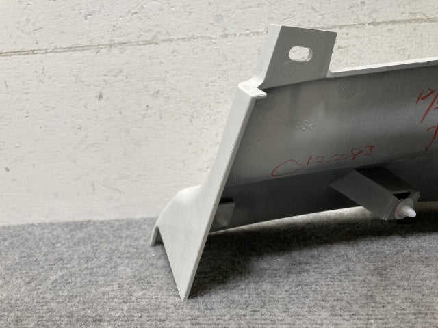 新車取り外し!ギガ 大型 2代目 2015- 10t 純正 右 アッパー フロント コーナーパネル/コーナーカバー ホワイト ソリッド いすゞ(138868)
