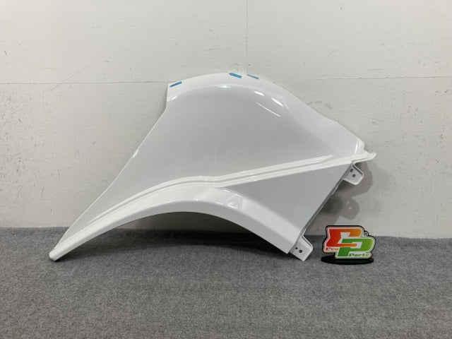 新車取り外し!ギガ 大型 2代目 2015- 10t 純正 左 フロント フェンダー ホワイト ソリッド いすゞ(138898)