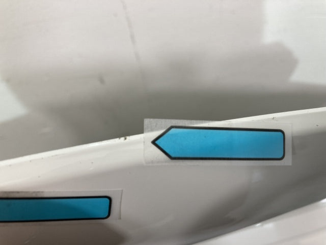 新車取り外し!ギガ 大型 2代目 2015- 10t 純正 左 フロント フェンダー ホワイト ソリッド いすゞ(138898)