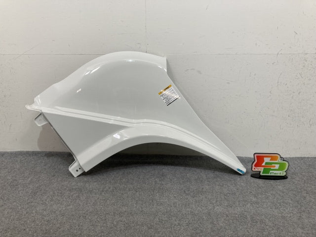 新車取り外し!ギガ 大型 2代目 2015- 10t 純正 右 フロント フェンダー ホワイト ソリッド いすゞ(138900)