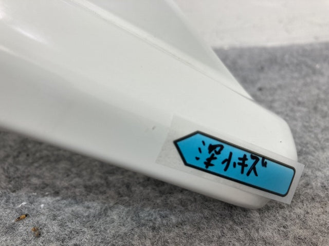 新車取り外し!ギガ 大型 2代目 2015- 10t 純正 右 フロント フェンダー ホワイト ソリッド いすゞ(138900)