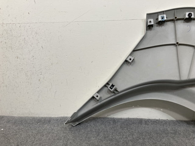 新車取り外し!ギガ 大型 2代目 2015- 10t 純正 右 フロント フェンダー ホワイト ソリッド いすゞ(138900)