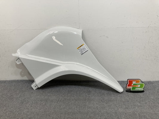 新車取り外し!ギガ 大型 2代目 2015- 10t 純正 右 フロント フェンダー ホワイト ソリッド いすゞ(138901)
