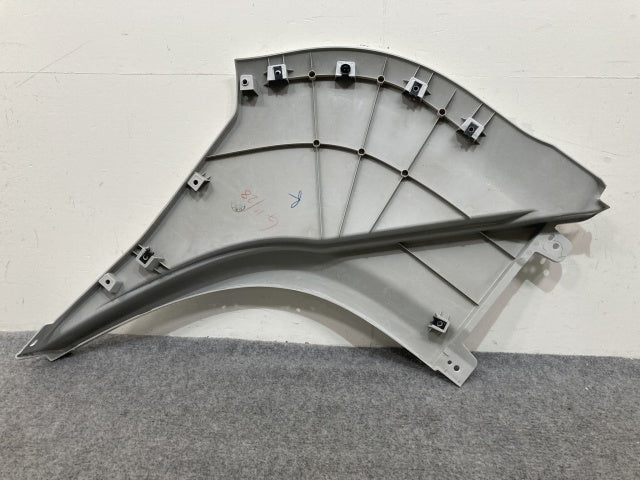 新車取り外し!ギガ 大型 2代目 2015- 10t 純正 右 フロント フェンダー ホワイト ソリッド いすゞ(138901)