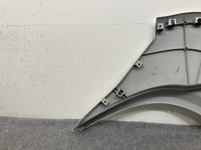 新車取り外し!ギガ 大型 2代目 2015- 10t 純正 右 フロント フェンダー ホワイト ソリッド いすゞ(138901)