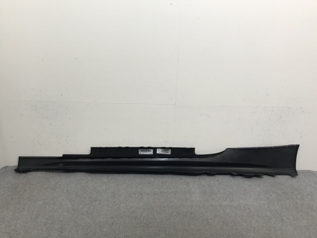 新品!4シリーズ/Mスポーツ G22/G23 純正 右 サイドステップ/サイドスカート 51 77 8075868 サフ BMW(138905)