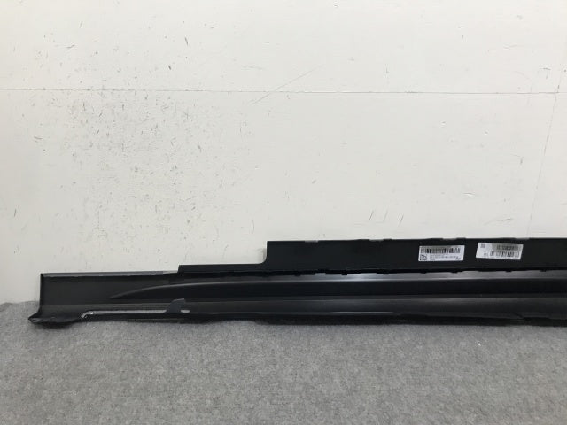 新品!4シリーズ/Mスポーツ G22/G23 純正 右 サイドステップ/サイドスカート 51 77 8075868 サフ BMW(138905)