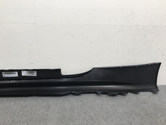 新品!4シリーズ/Mスポーツ G22/G23 純正 右 サイドステップ/サイドスカート 51 77 8075868 サフ BMW(138905)