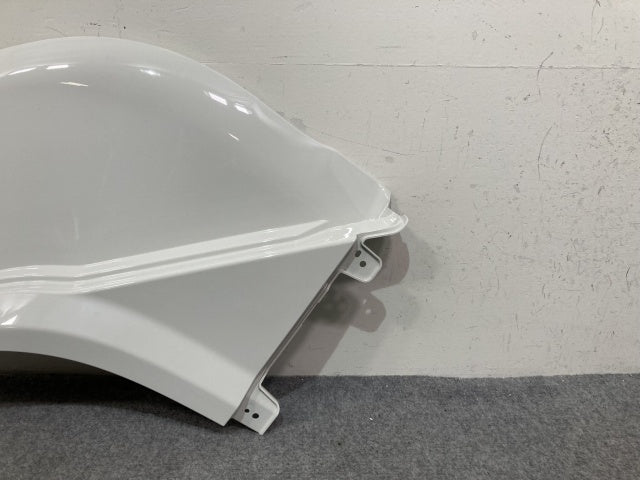 新車取り外し!ギガ 大型 2代目 2015- 10t 純正 左 フロント フェンダー ホワイト ソリッド いすゞ(138911)