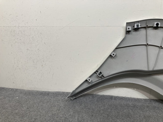 新車取り外し!ギガ 大型 2代目 2015- 10t 純正 右 フロント フェンダー ホワイト ソリッド いすゞ(138912)