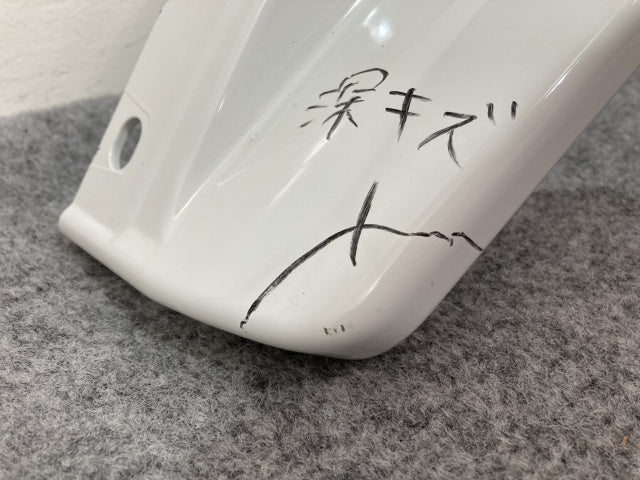 新車取り外し!ギガ 大型 2代目 2015- 10t 純正 左 フロント フェンダー ホワイト ソリッド いすゞ(138915)