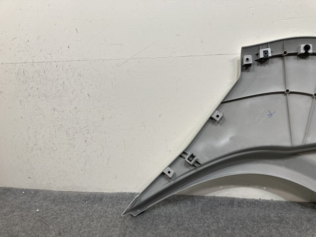 新車取り外し!ギガ 大型 2代目 2015- 10t 純正 右 フロント フェンダー ホワイト ソリッド いすゞ(138916)