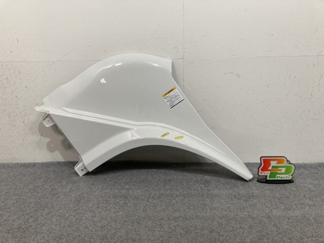 新車取り外し!ギガ 大型 2代目 2015- 10t 純正 右 フロント フェンダー ホワイト ソリッド いすゞ(138917)