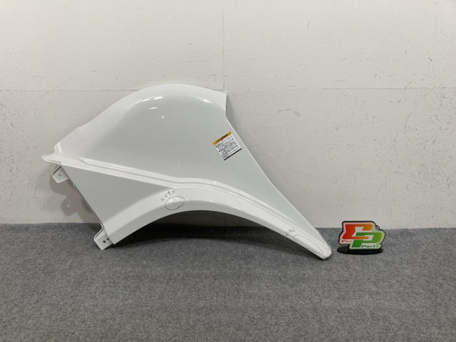 新車取り外し!ギガ 大型 2代目 2015- 10t 純正 右 フロント フェンダー ホワイト ソリッド いすゞ(138918)