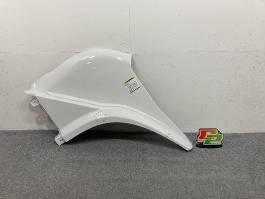 新車取り外し!ギガ 大型 2代目 2015- 10t 純正 右 フロント フェンダー ホワイト ソリッド いすゞ(138918)
