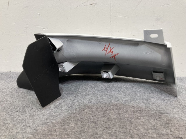新車取り外し!ギガ 大型 2代目 2015- 10t 純正 左 アッパー フロント コーナーパネル/コーナーカバー ホワイト ソリッド いすゞ(138921)