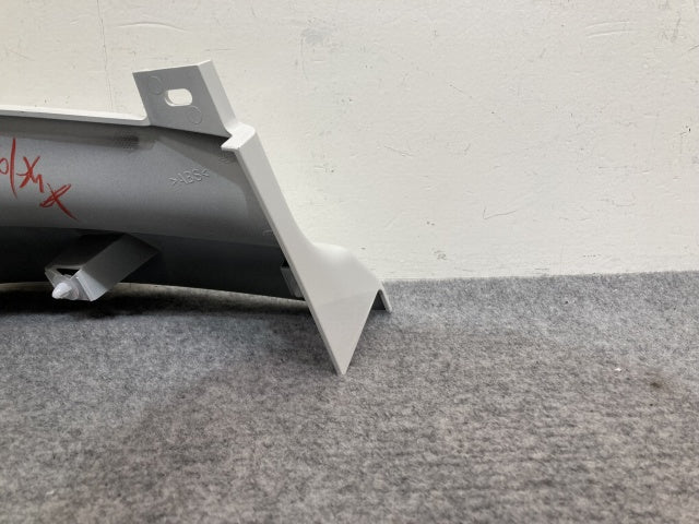 新車取り外し!ギガ 大型 2代目 2015- 10t 純正 左 アッパー フロント コーナーパネル/コーナーカバー ホワイト ソリッド いすゞ(138921)
