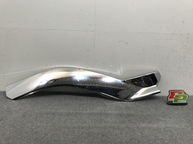 ギガ 大型 2代目 2015- 10t 純正 右 アッパー フロント ドア パネル 1-8679-2141-* メッキ いすゞ(138936)