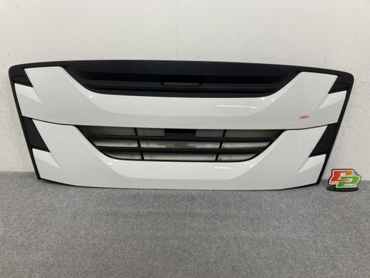 新車取り外し!ギガ 大型 2代目 2015- 10t 純正 フロント グリル/ラジエーターグリル ホワイト ソリッド いすゞ(138937)