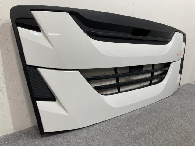 新車取り外し!ギガ 大型 2代目 2015- 10t 純正 フロント グリル/ラジエーターグリル ホワイト ソリッド いすゞ(138937)