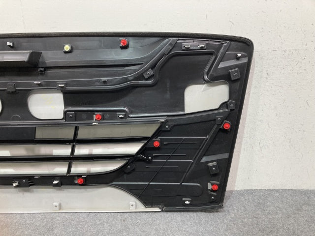 新車取り外し!ギガ 大型 2代目 2015- 10t 純正 フロント グリル/ラジエーターグリル ホワイト ソリッド いすゞ(138937)