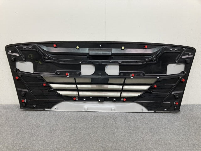新車取り外し!ギガ 大型 2代目 2015- 10t 純正 フロント グリル/ラジエーターグリル ホワイト ソリッド いすゞ(138940)