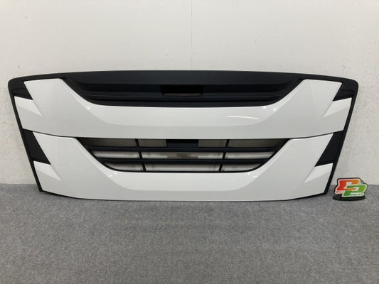 新車取り外し!ギガ 大型 2代目 2015- 10t 純正 フロント グリル/ラジエーターグリル ホワイト ソリッド いすゞ(138941)