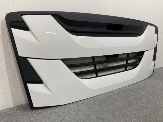 新車取り外し!ギガ 大型 2代目 2015- 10t 純正 フロント グリル/ラジエーターグリル ホワイト ソリッド いすゞ(138941)