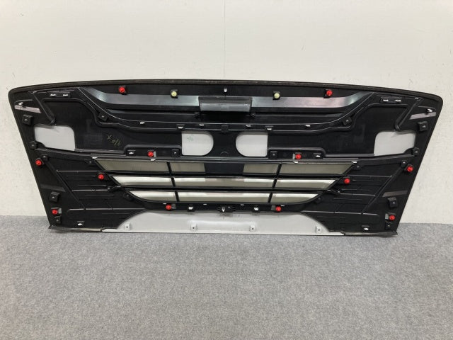 新車取り外し!ギガ 大型 2代目 2015- 10t 純正 フロント グリル/ラジエーターグリル ホワイト ソリッド いすゞ(138941)
