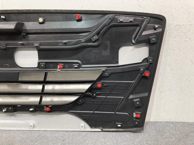 新車取り外し!ギガ 大型 2代目 2015- 10t 純正 フロント グリル/ラジエーターグリル ホワイト ソリッド いすゞ(138941)