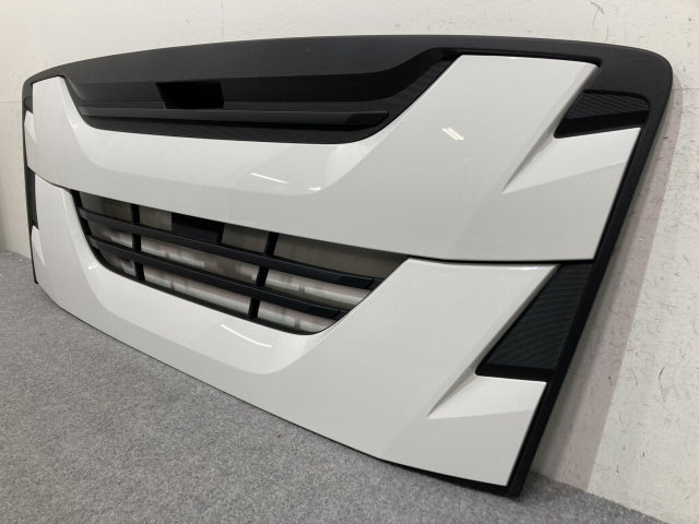 新車取り外し!ギガ 大型 2代目 2015- 10t 純正 フロント グリル/ラジエーターグリル ホワイト ソリッド いすゞ(138943)