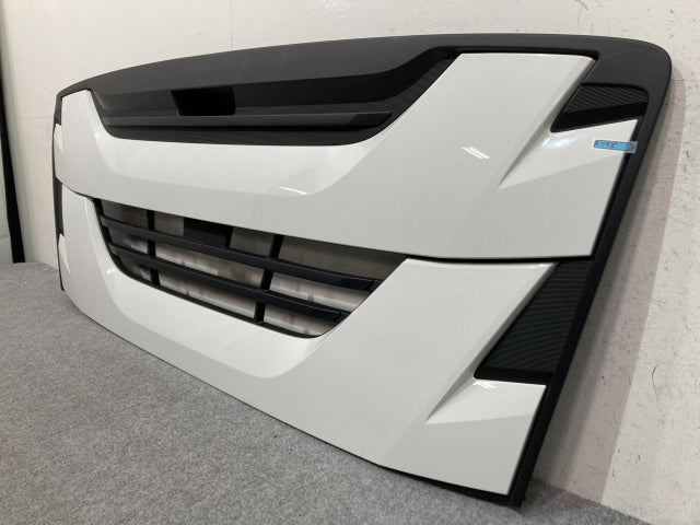 新車取り外し!ギガ 大型 2代目 2015- 10t 純正 フロント グリル/ラジエーターグリル ホワイト ソリッド いすゞ(138945)